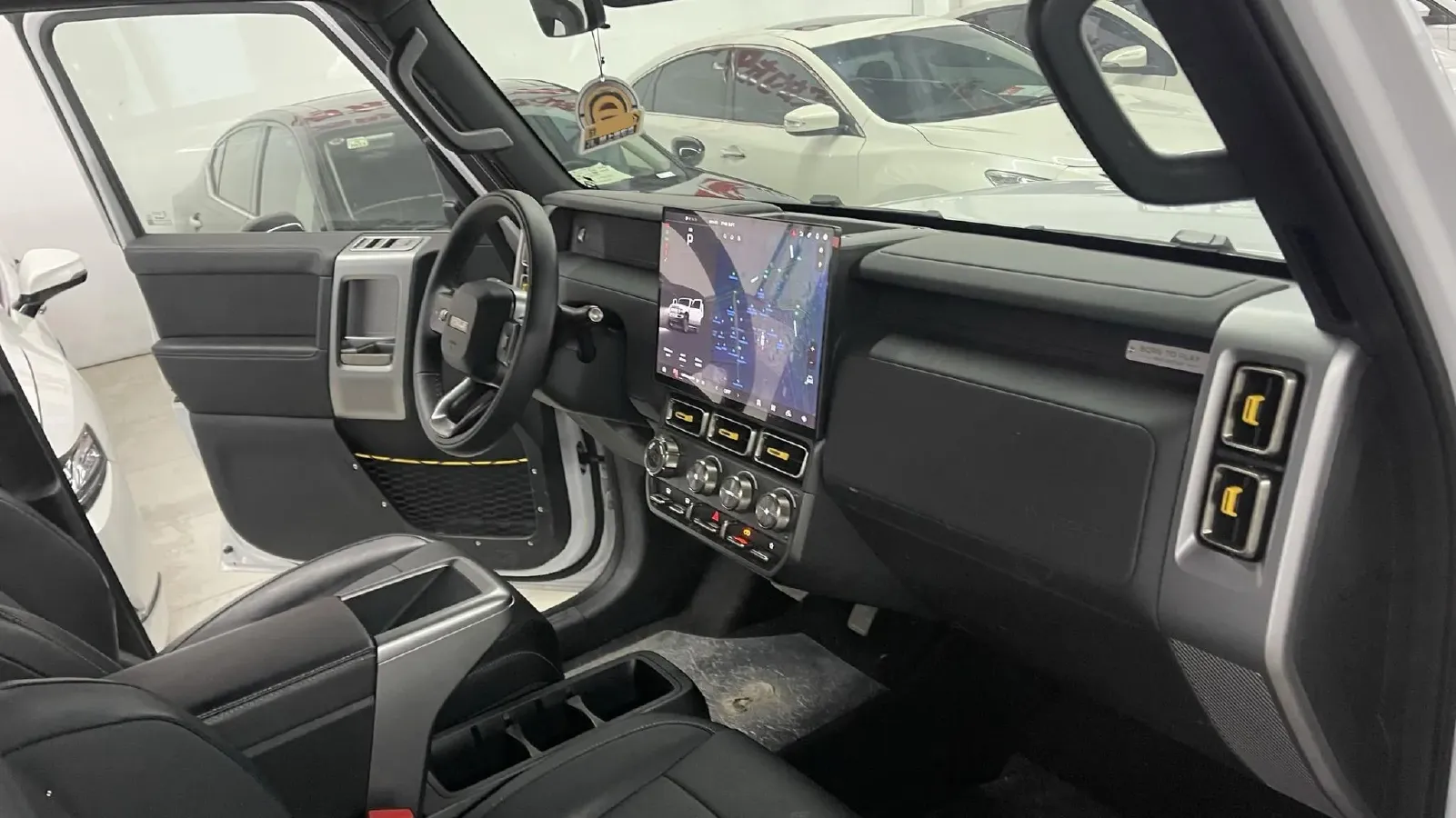 2025 Yufeng Auto Golden Warehouse BEV,autocango,china used car exporter,china ev exporter,chinese used car exporter,chinese used ev exporter