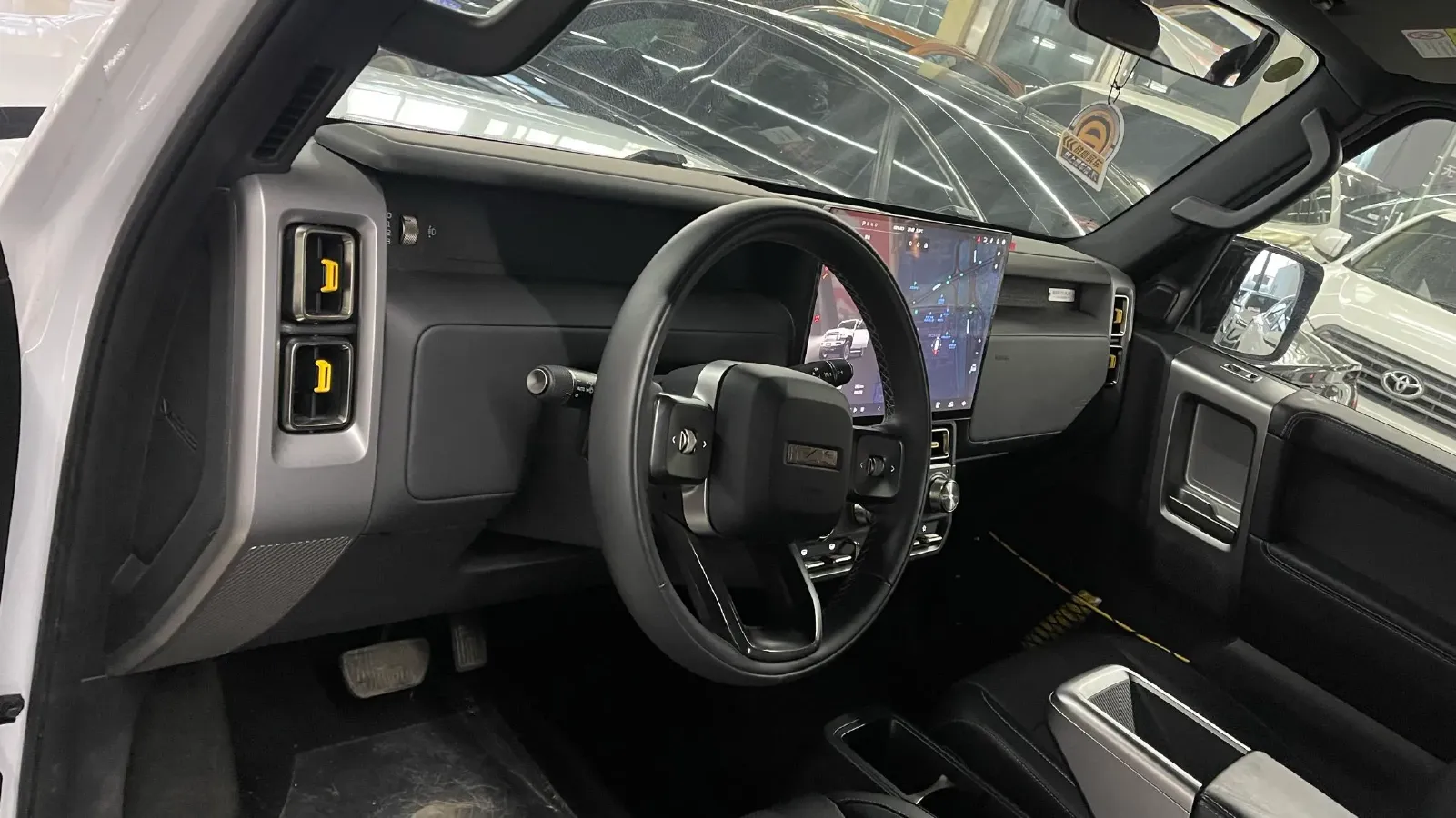 2025 Yufeng Auto Golden Warehouse BEV,autocango,china used car exporter,china ev exporter,chinese used car exporter,chinese used ev exporter