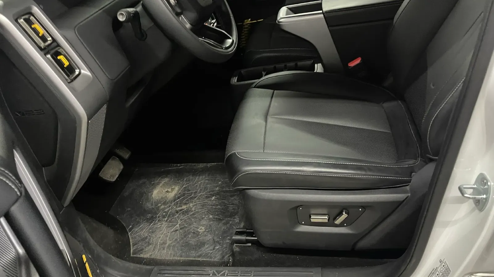 2025 Yufeng Auto Golden Warehouse BEV,autocango,china used car exporter,china ev exporter,chinese used car exporter,chinese used ev exporter