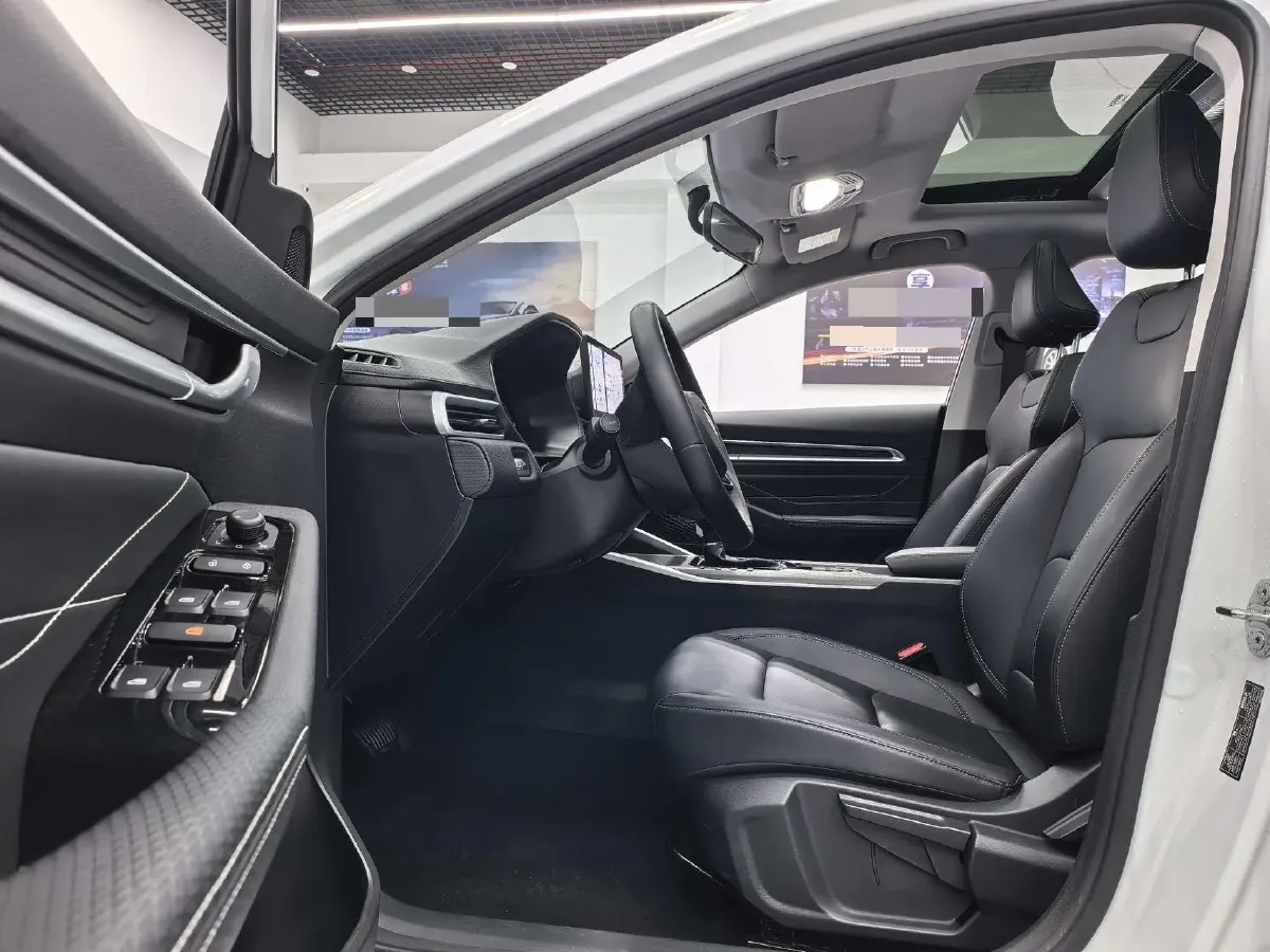 2025 Geely Emgrand 1.5L 127HP L4 CVT,autocango,china used car exporter,china ev exporter,chinese used car exporter,chinese used ev exporter