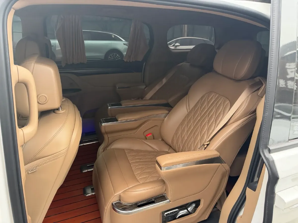 2020 Buick GL8 2.0T 237HP L4 9AT,autocango,china used car exporter,china ev exporter,chinese used car exporter,chinese used ev exporter