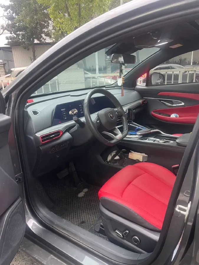 2020 ChangAn UNI-T 1.5T 180HP L4 7DCT,autocango,china used car exporter,china ev exporter,chinese used car exporter,chinese used ev exporter