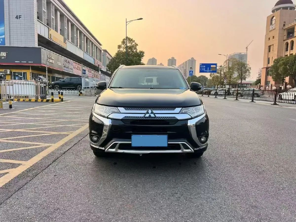 2019 Mitsubishi Outlander 2.0L 166HP L4 CVT,autocango,china used car exporter,china ev exporter,chinese used car exporter,chinese used ev exporter