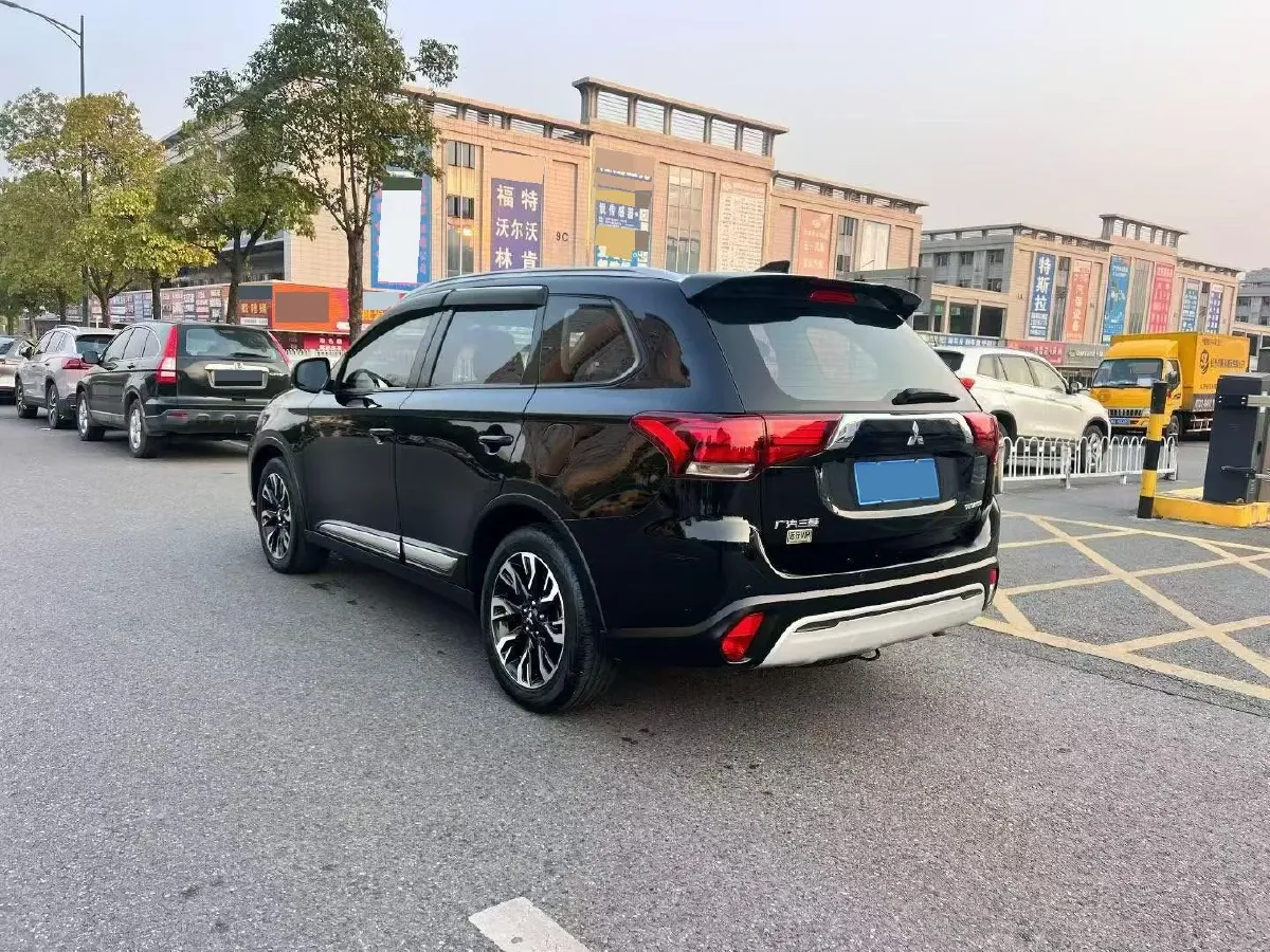 2019 Mitsubishi Outlander 2.0L 166HP L4 CVT,autocango,china used car exporter,china ev exporter,chinese used car exporter,chinese used ev exporter