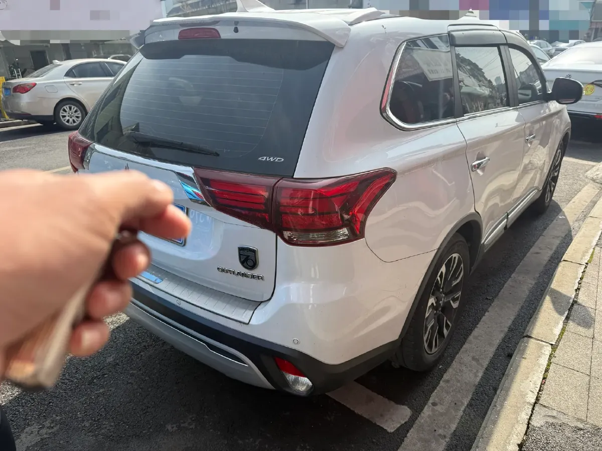 2019 Mitsubishi Outlander 2.4L 192HP L4 CVT,autocango,china used car exporter,china ev exporter,chinese used car exporter,chinese used ev exporter