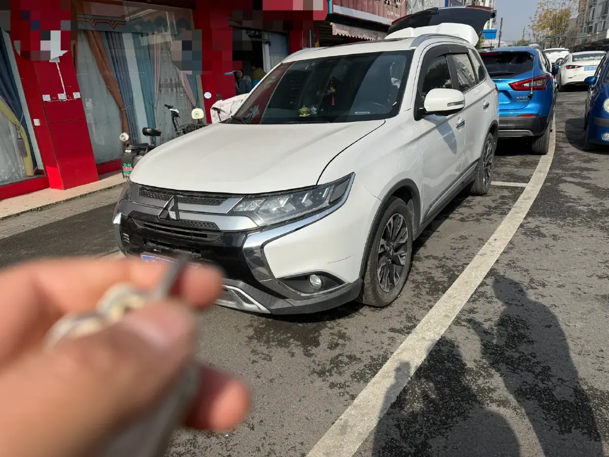 2019 Mitsubishi Outlander 2.4L 192HP L4 CVT