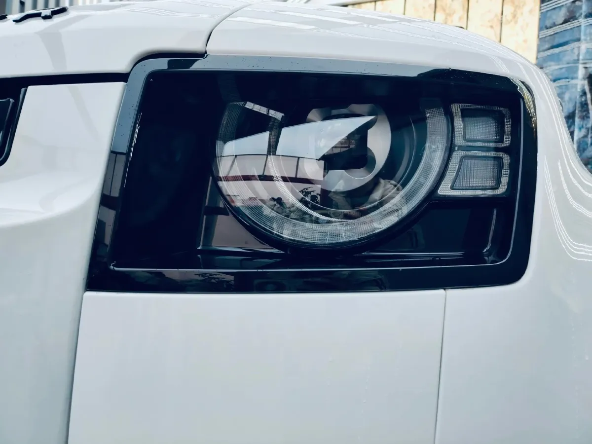 2024 Land Rover Defender 3.0T 400HP L6 8AT,autocango,china used car exporter,china ev exporter,chinese used car exporter,chinese used ev exporter