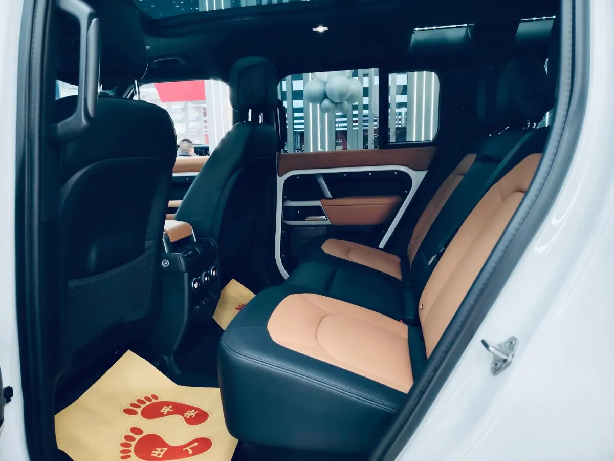 2024 Land Rover Defender 3.0T 400HP L6 8AT,autocango,china used car exporter,china ev exporter,chinese used car exporter,chinese used ev exporter