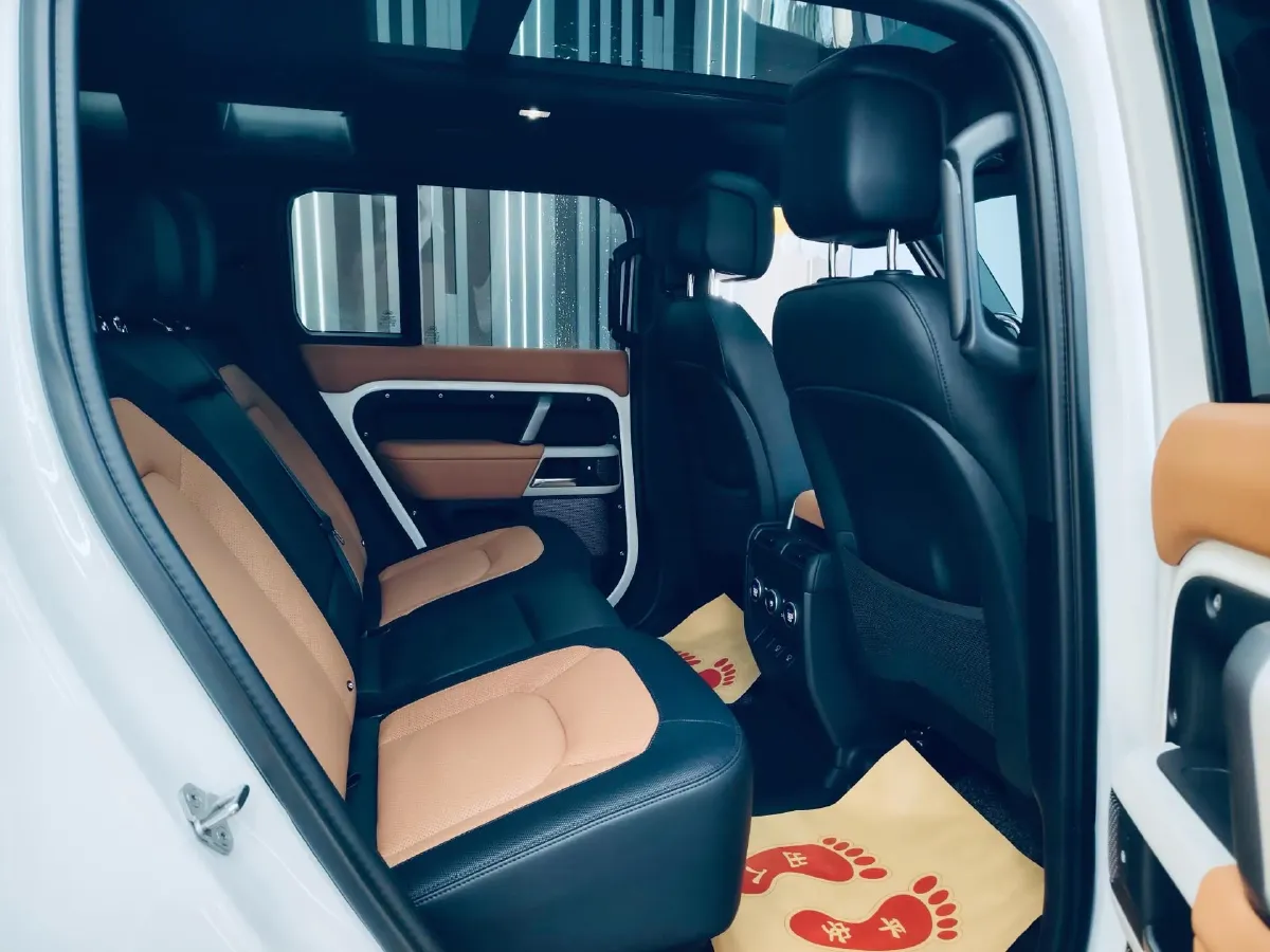 2024 Land Rover Defender 3.0T 400HP L6 8AT,autocango,china used car exporter,china ev exporter,chinese used car exporter,chinese used ev exporter