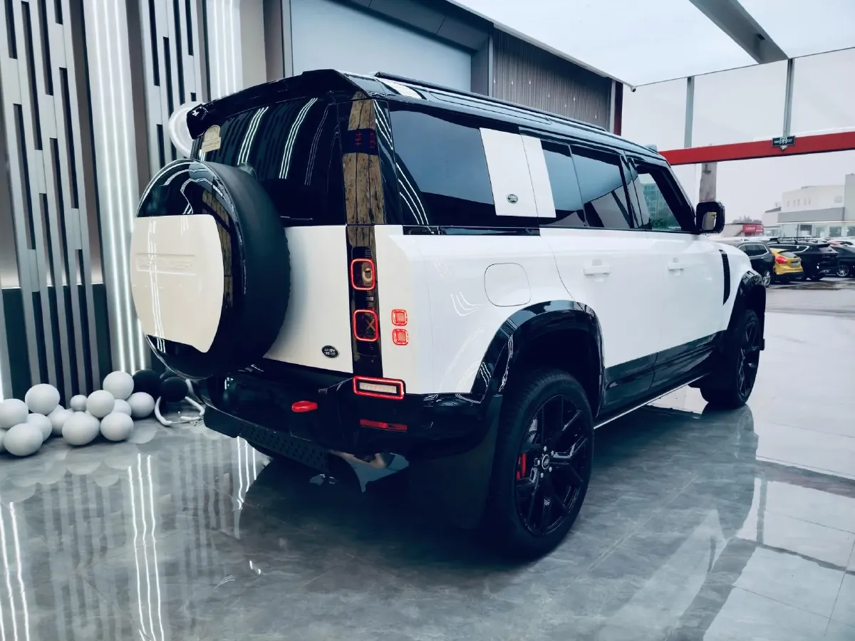 2024 Land Rover Defender 3.0T 400HP L6 8AT,autocango,china used car exporter,china ev exporter,chinese used car exporter,chinese used ev exporter
