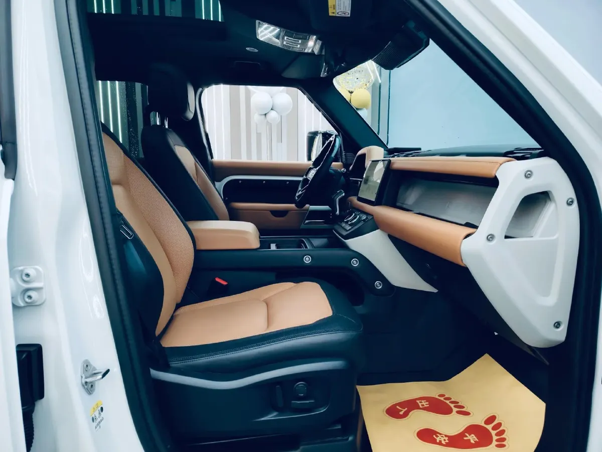 2024 Land Rover Defender 3.0T 400HP L6 8AT,autocango,china used car exporter,china ev exporter,chinese used car exporter,chinese used ev exporter