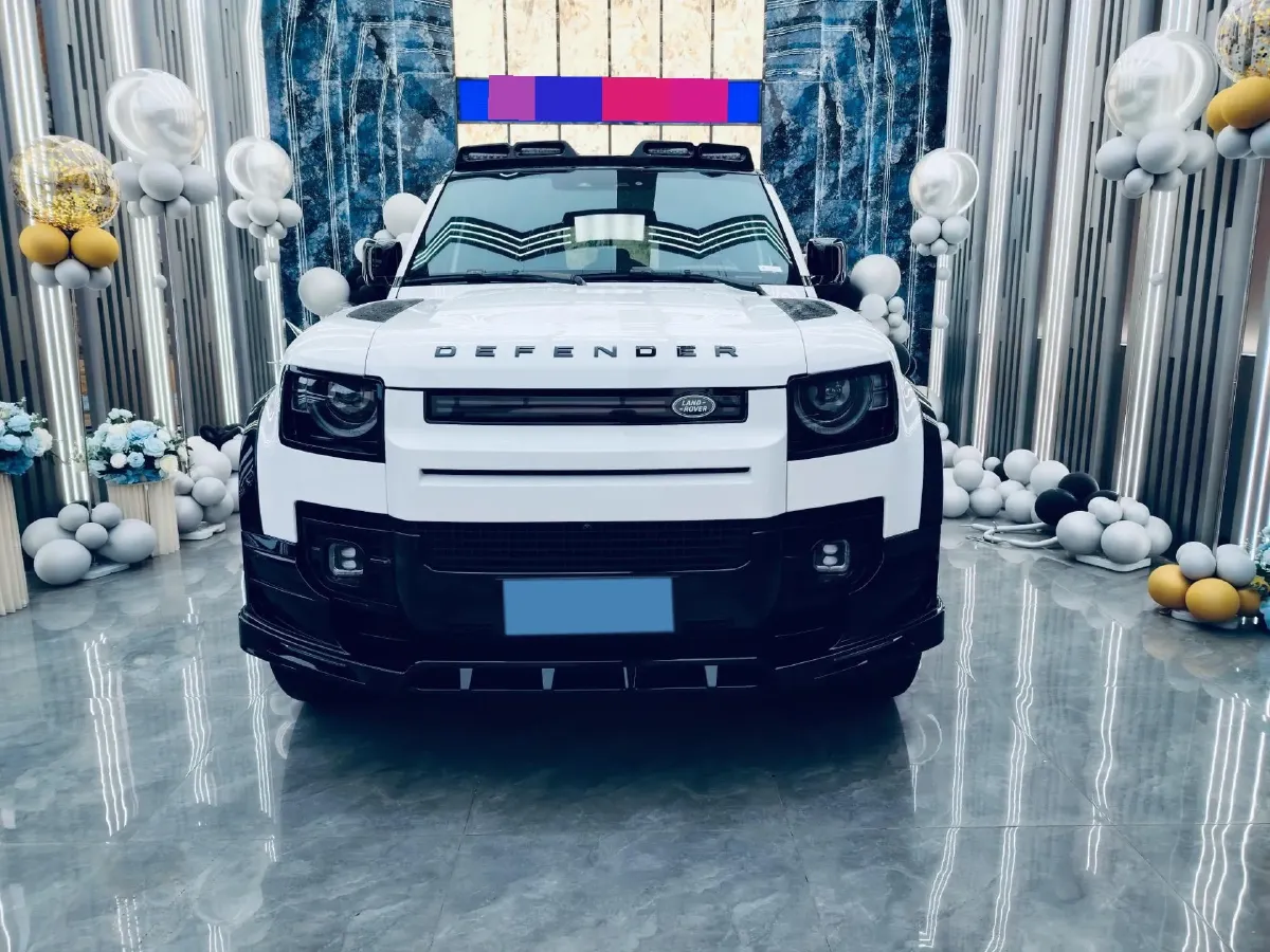 2024 Land Rover Defender 3.0T 400HP L6 8AT,autocango,china used car exporter,china ev exporter,chinese used car exporter,chinese used ev exporter