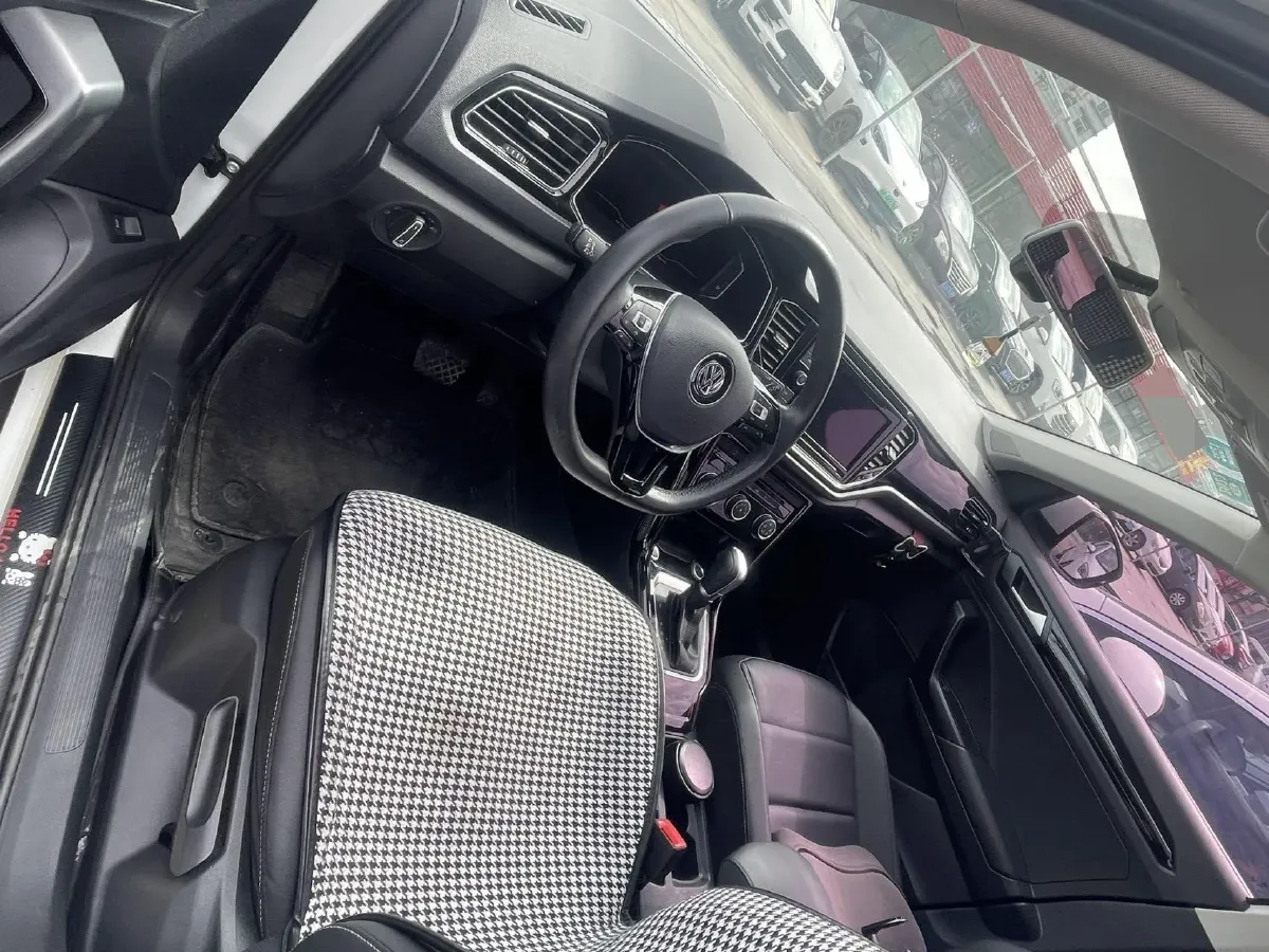 2019 Volkswagen T-Roc 1.4T 150HP L4 7DCT,autocango,china used car exporter,china ev exporter,chinese used car exporter,chinese used ev exporter