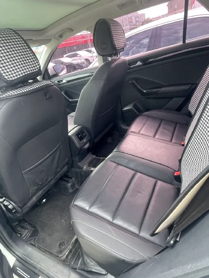 2019 Volkswagen T-Roc 1.4T 150HP L4 7DCT,autocango,china used car exporter,china ev exporter,chinese used car exporter,chinese used ev exporter