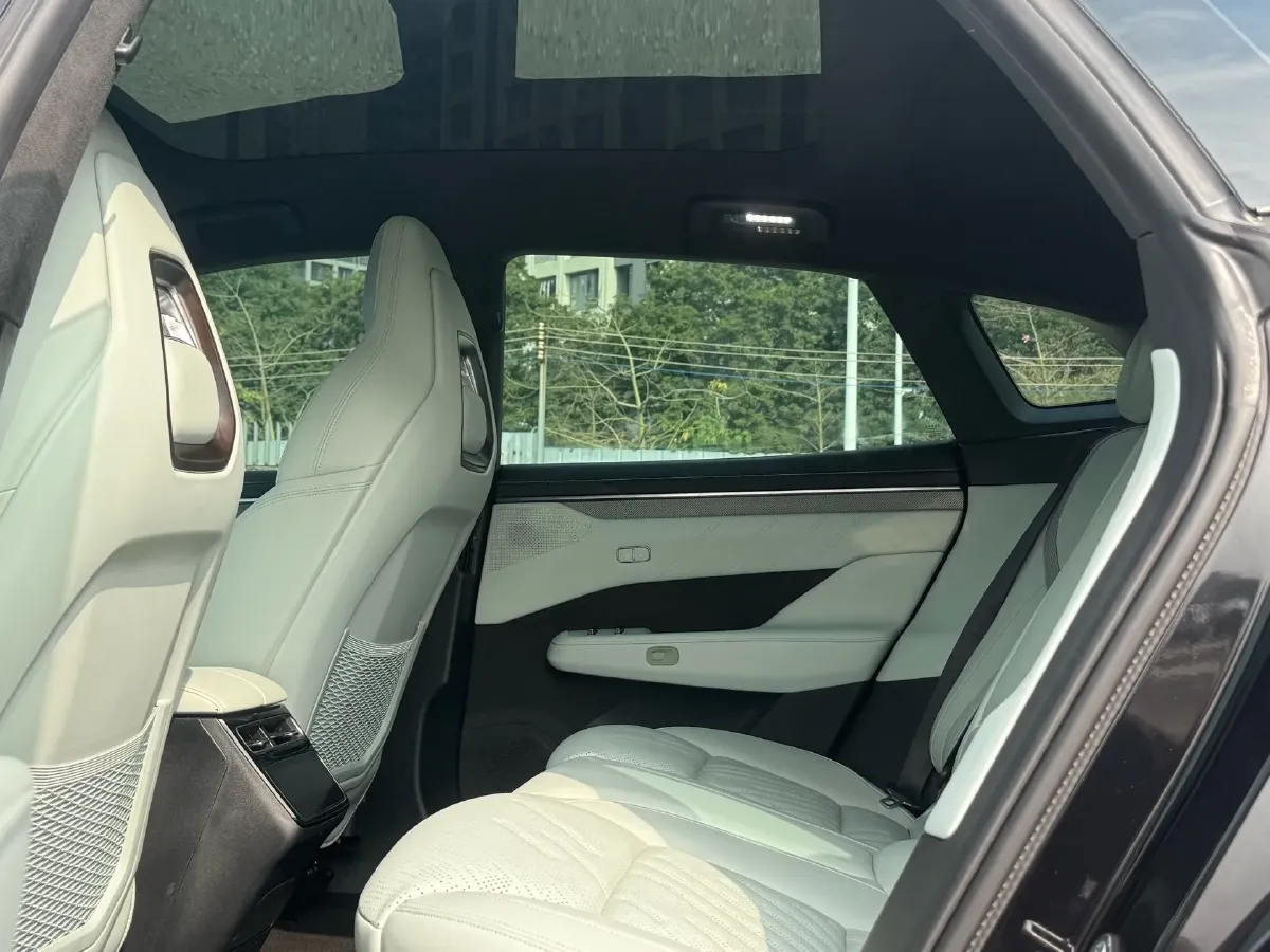 2024 Zeekr 001 BEV 95KWH,autocango,china used car exporter,china ev exporter,chinese used car exporter,chinese used ev exporter