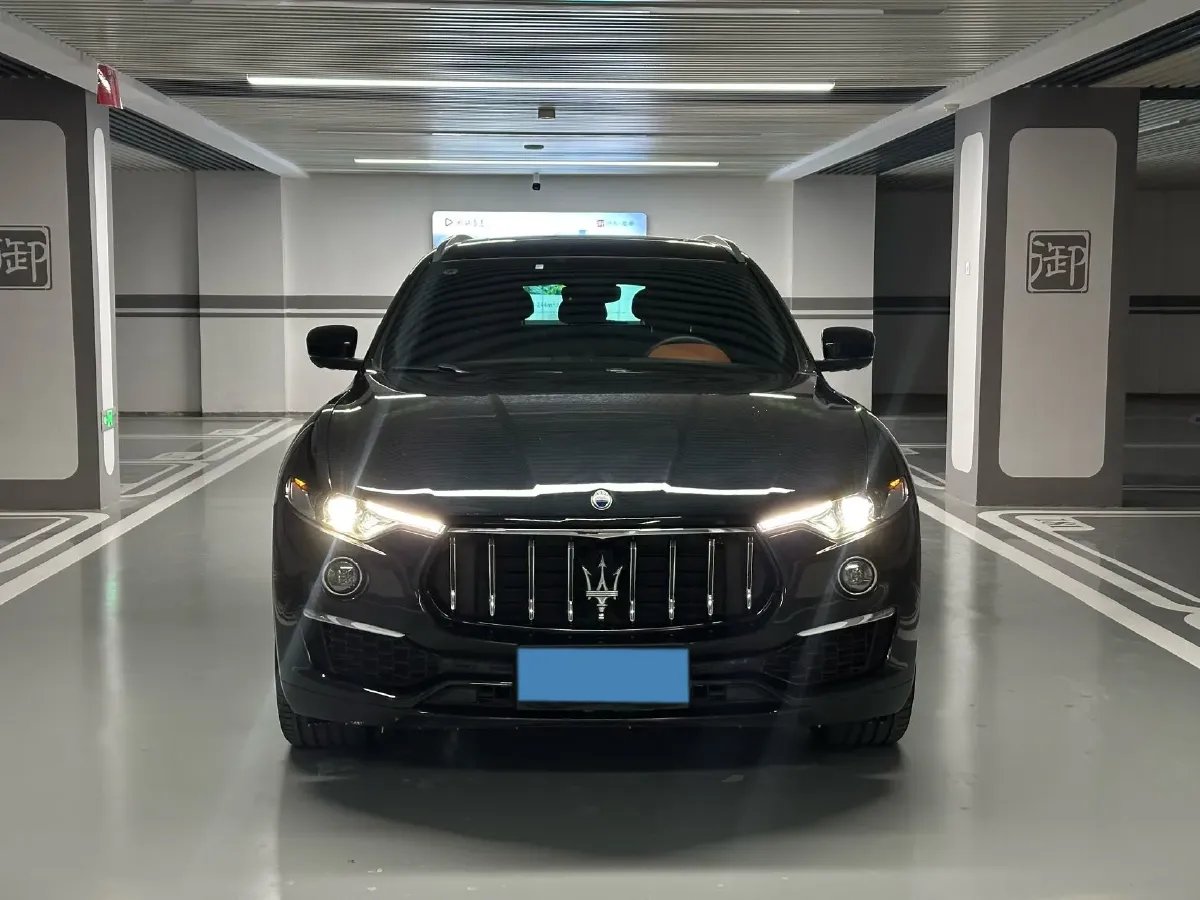 2022 Maserati Levante 2.0T 330HP L4 8AT,autocango,china used car exporter,china ev exporter,chinese used car exporter,chinese used ev exporter