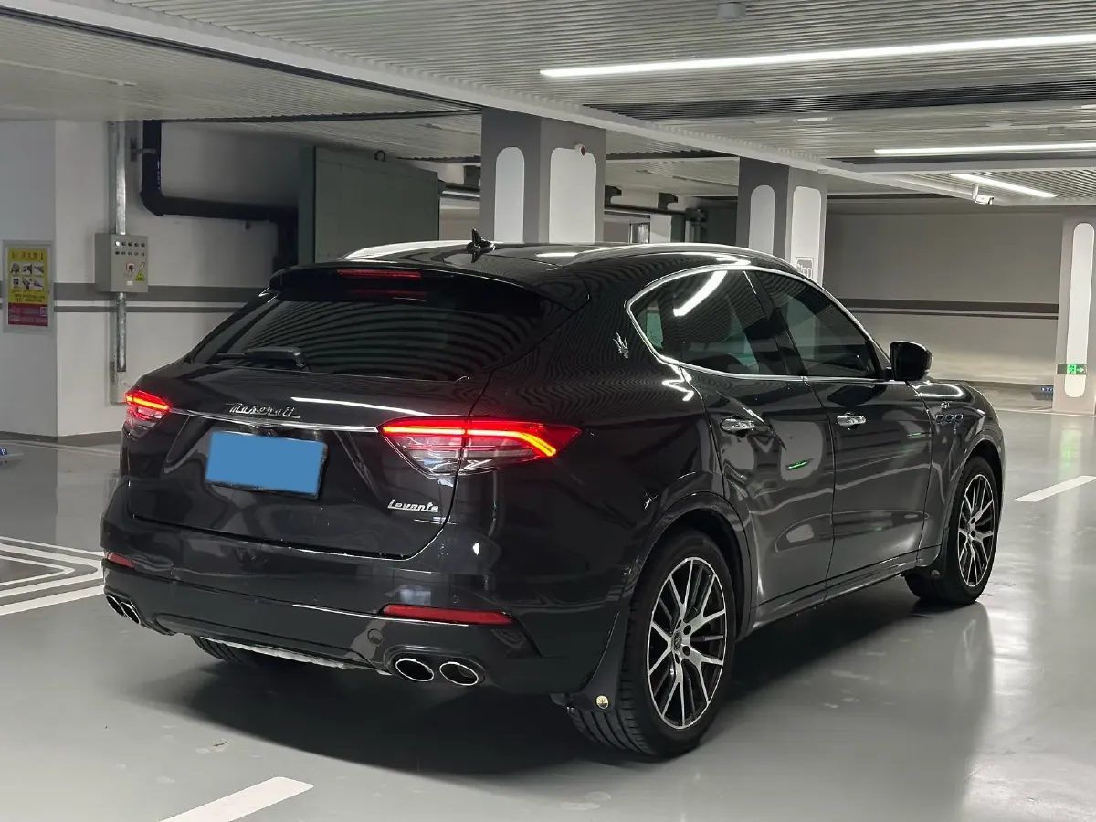 2022 Maserati Levante 2.0T 330HP L4 8AT,autocango,china used car exporter,china ev exporter,chinese used car exporter,chinese used ev exporter