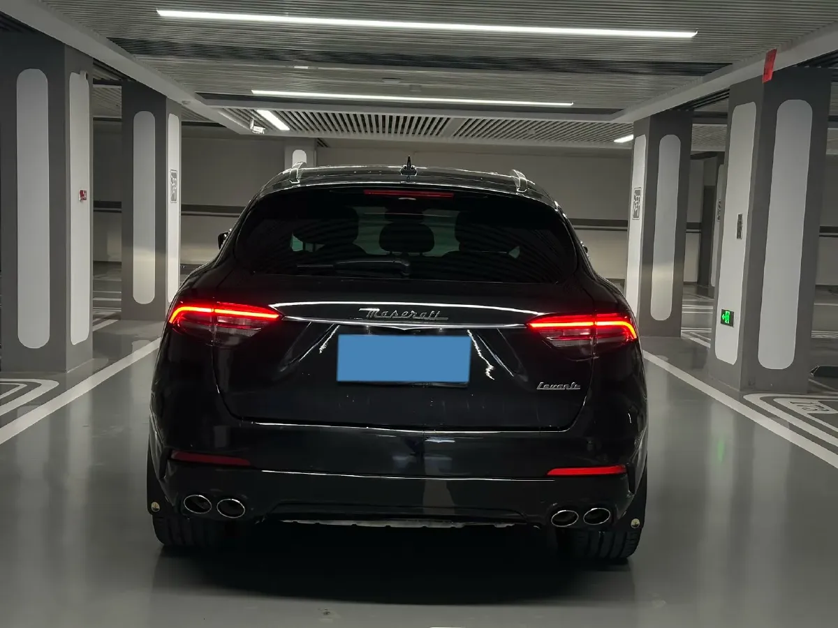 2022 Maserati Levante 2.0T 330HP L4 8AT,autocango,china used car exporter,china ev exporter,chinese used car exporter,chinese used ev exporter