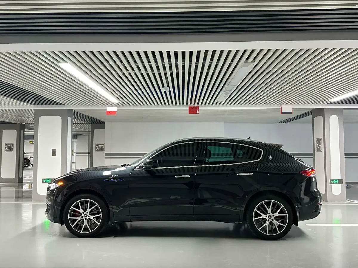 2022 Maserati Levante 2.0T 330HP L4 8AT,autocango,china used car exporter,china ev exporter,chinese used car exporter,chinese used ev exporter