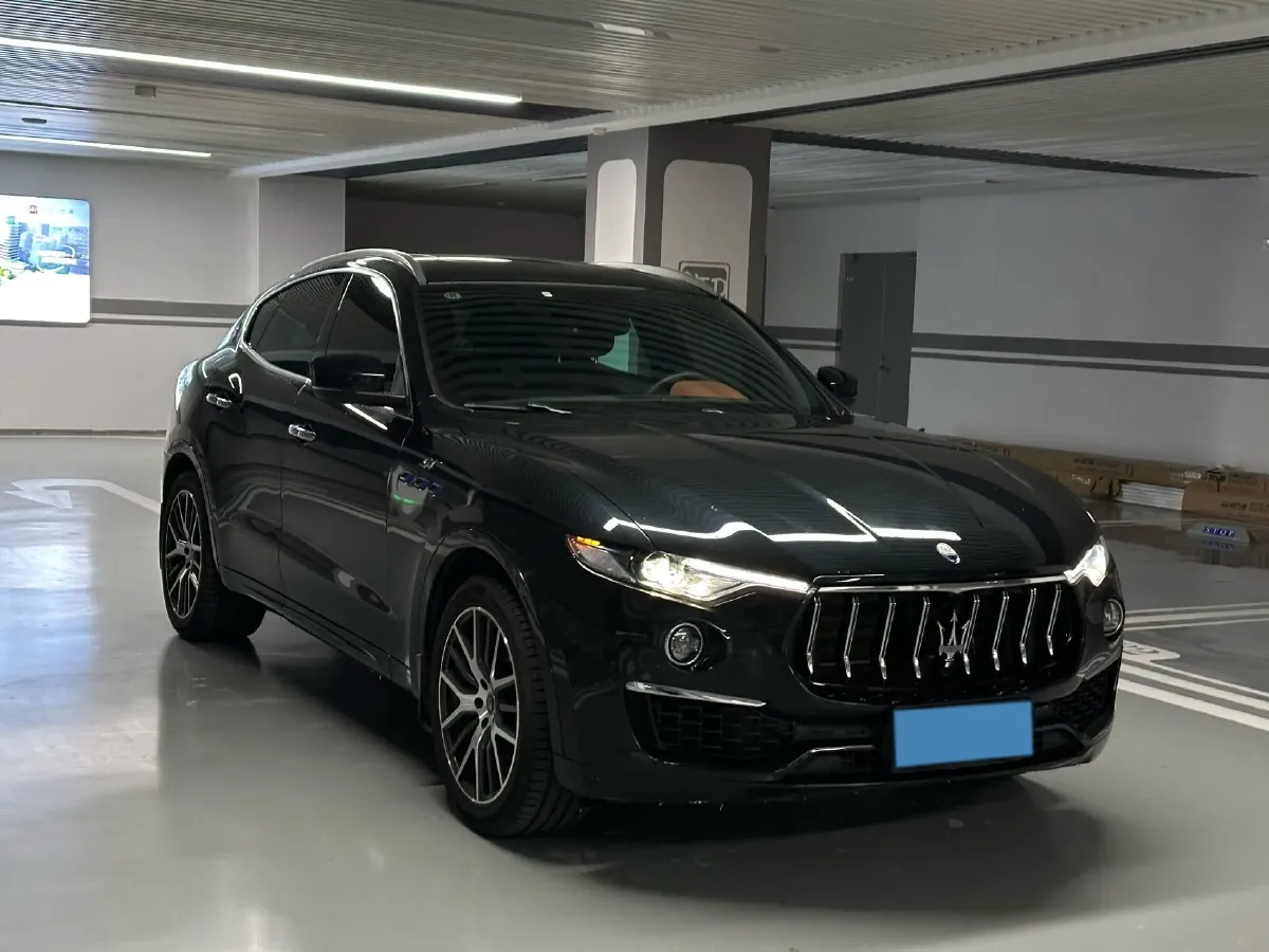 2022 Maserati Levante 2.0T 330HP L4 8AT,autocango,china used car exporter,china ev exporter,chinese used car exporter,chinese used ev exporter
