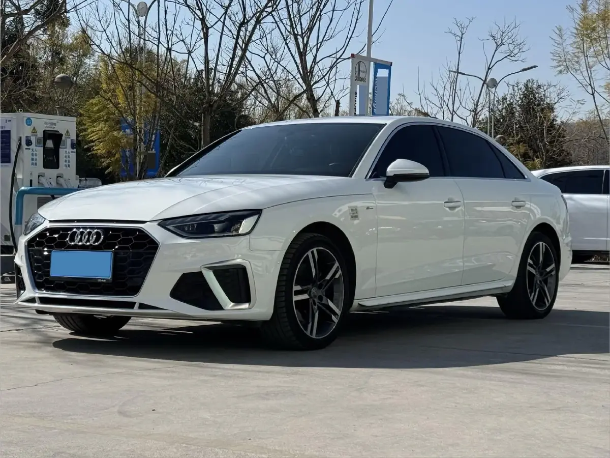2021 Audi A4L 2.0T 190HP L4 7DCT