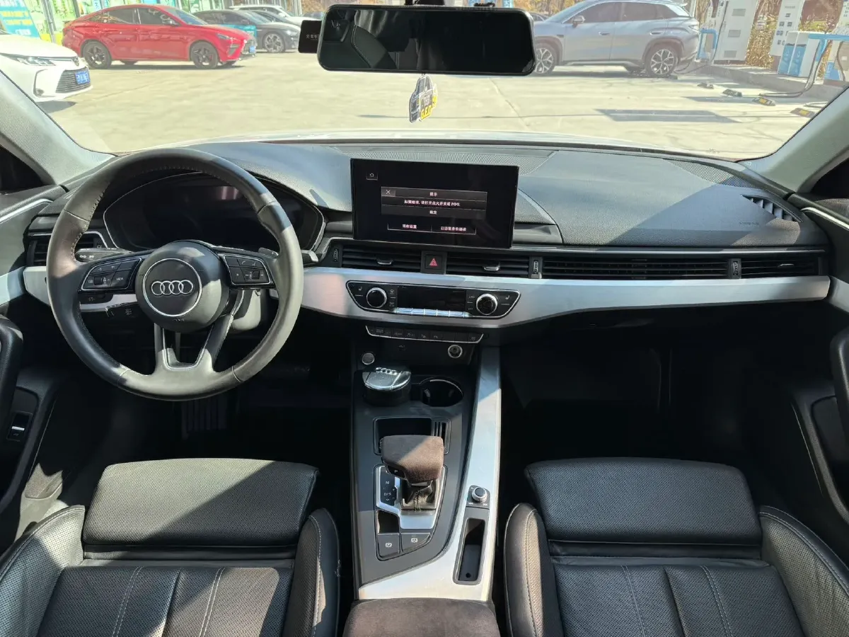 2021 Audi A4L 2.0T 190HP L4 7DCT,autocango,china used car exporter,china ev exporter,chinese used car exporter,chinese used ev exporter