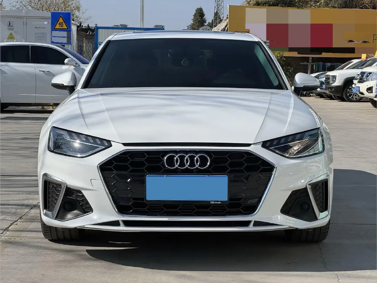 2021 Audi A4L 2.0T 190HP L4 7DCT,autocango,china used car exporter,china ev exporter,chinese used car exporter,chinese used ev exporter