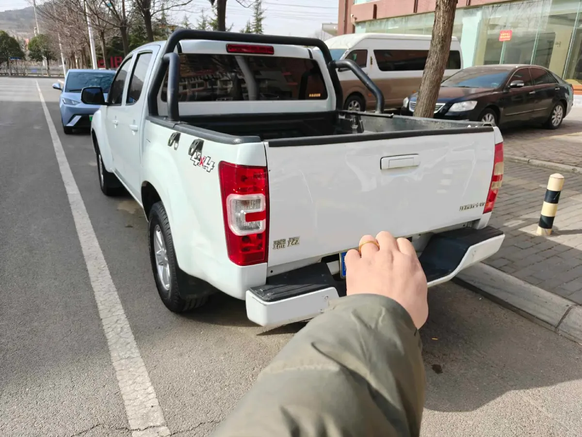 2022 Isuzu RE-MAX Jim 2.8T 120HP L4 5MT,autocango,china used car exporter,china ev exporter,chinese used car exporter,chinese used ev exporter