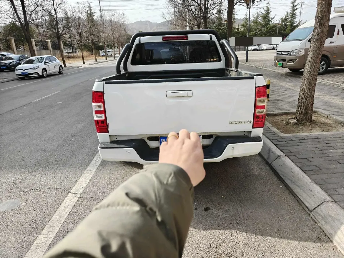 2022 Isuzu RE-MAX Jim 2.8T 120HP L4 5MT,autocango,china used car exporter,china ev exporter,chinese used car exporter,chinese used ev exporter