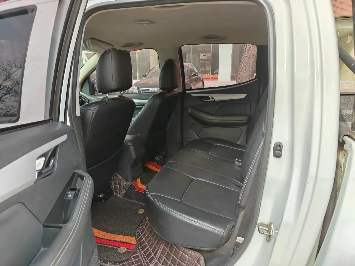 2022 Isuzu RE-MAX Jim 2.8T 120HP L4 5MT,autocango,china used car exporter,china ev exporter,chinese used car exporter,chinese used ev exporter