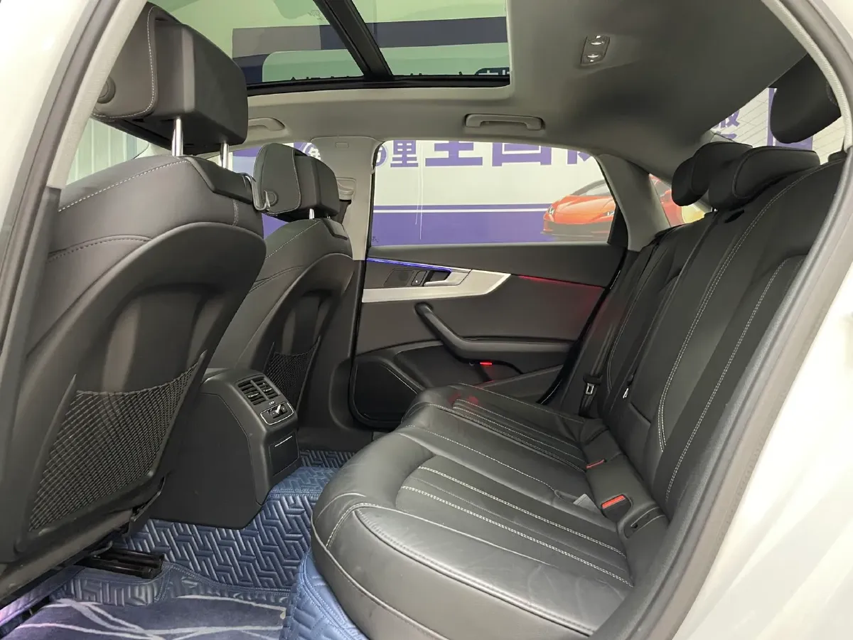 2020 Audi A4L 2.0T 190HP L4 7DCT,autocango,china used car exporter,china ev exporter,chinese used car exporter,chinese used ev exporter