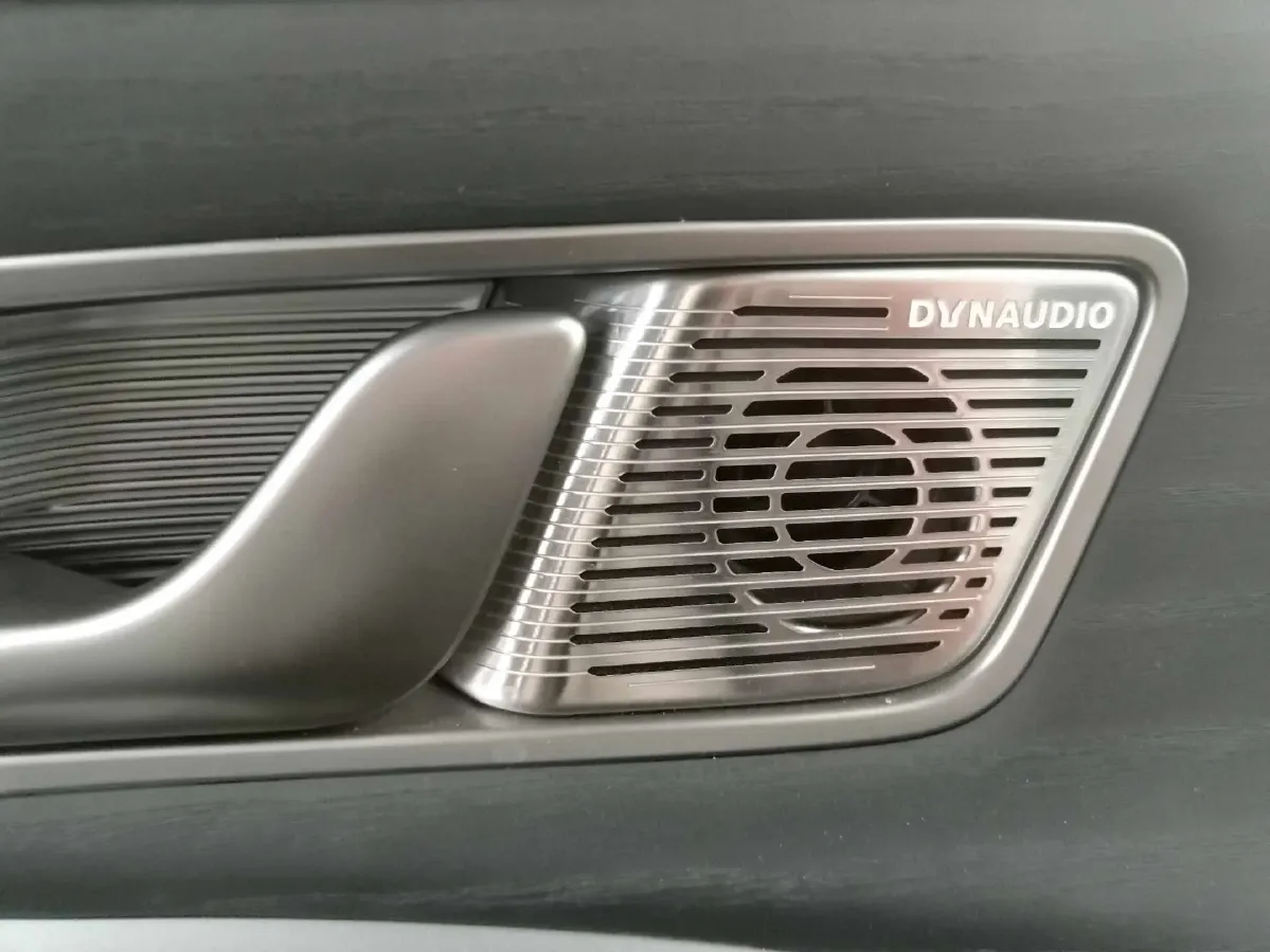 2024 Denza D9 1.5T 139HP L4 E-CVT PHEV 40KWH,autocango,china used car exporter,china ev exporter,chinese used car exporter,chinese used ev exporter