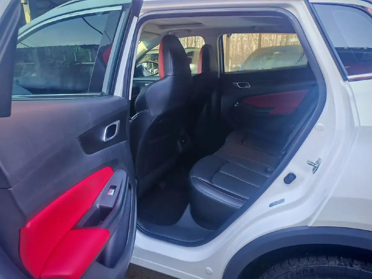 2022 ChangAn Oshan X7 Plus 1.5T 188HP L4 7DCT,autocango,china used car exporter,china ev exporter,chinese used car exporter,chinese used ev exporter