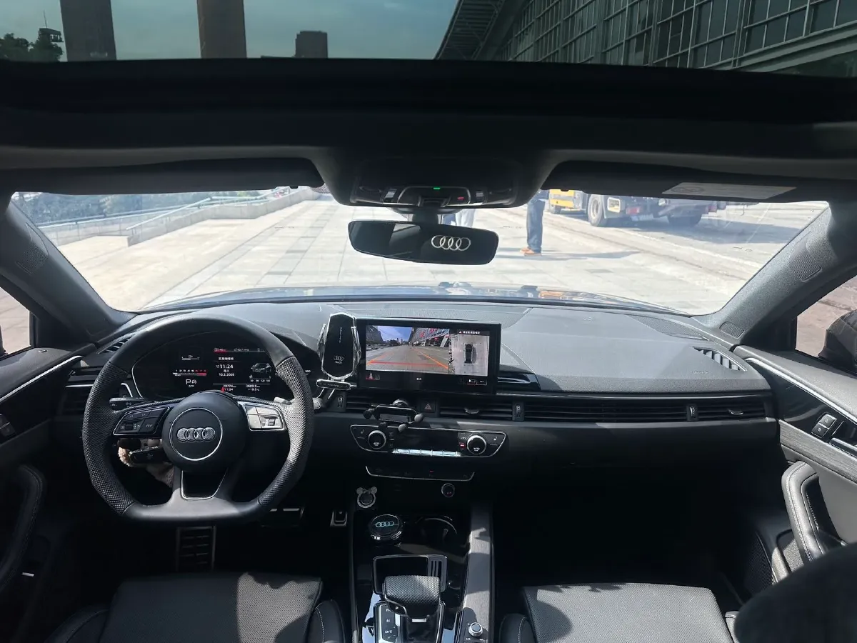 2024 Audi A4L 2.0T 190HP L4 7DCT,autocango,china used car exporter,china ev exporter,chinese used car exporter,chinese used ev exporter