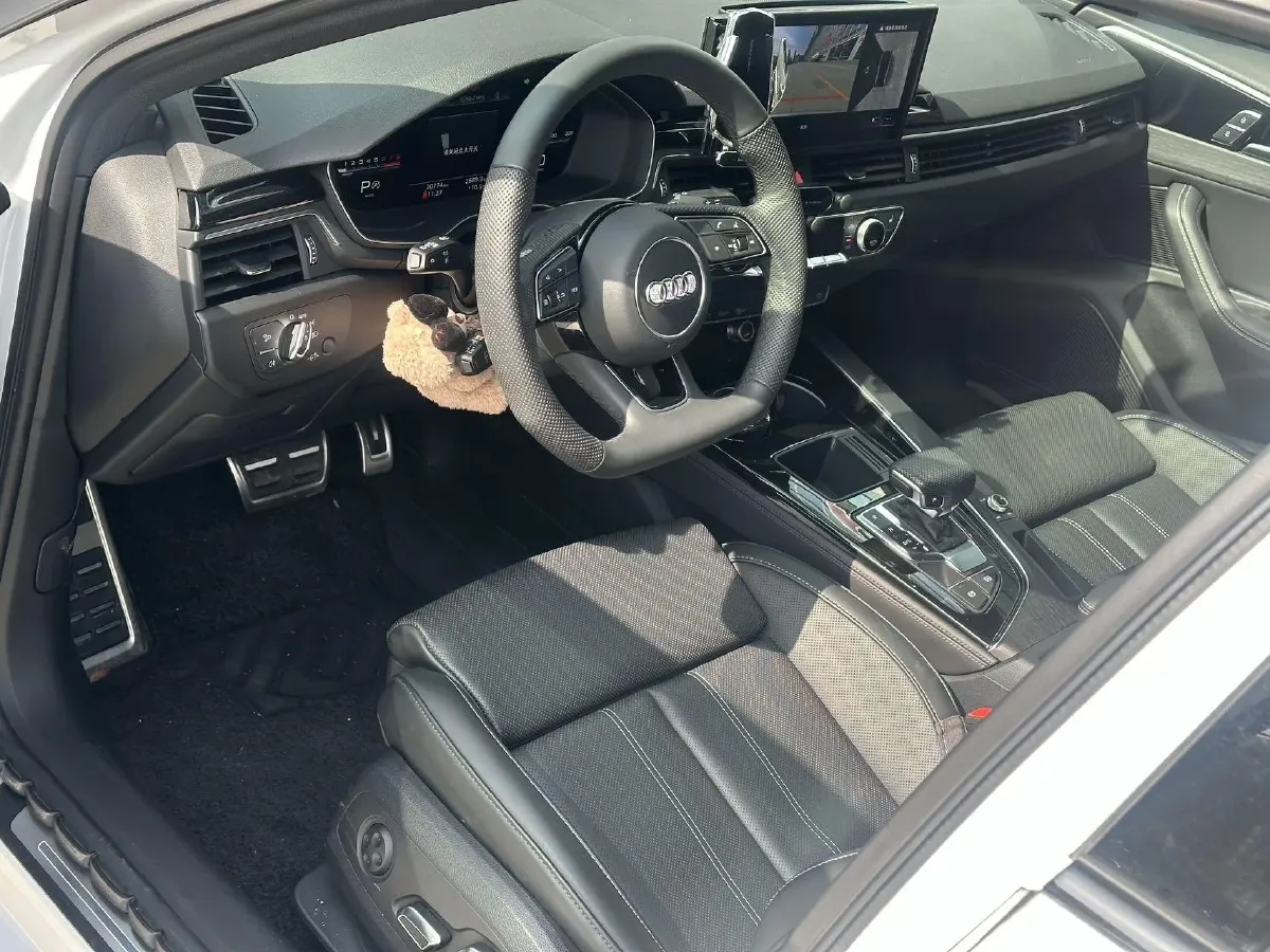 2024 Audi A4L 2.0T 190HP L4 7DCT,autocango,china used car exporter,china ev exporter,chinese used car exporter,chinese used ev exporter