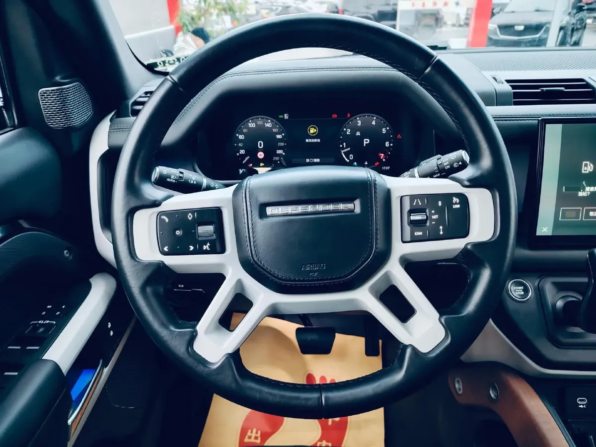 2023 Land Rover Defender 3.0T 400HP L6 8AT,autocango,china used car exporter,china ev exporter,chinese used car exporter,chinese used ev exporter