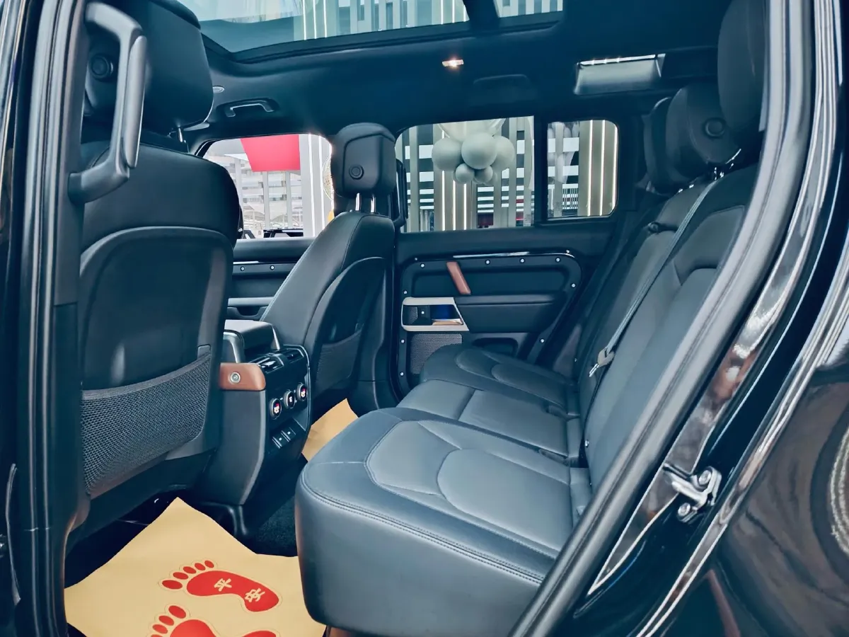 2023 Land Rover Defender 3.0T 400HP L6 8AT,autocango,china used car exporter,china ev exporter,chinese used car exporter,chinese used ev exporter