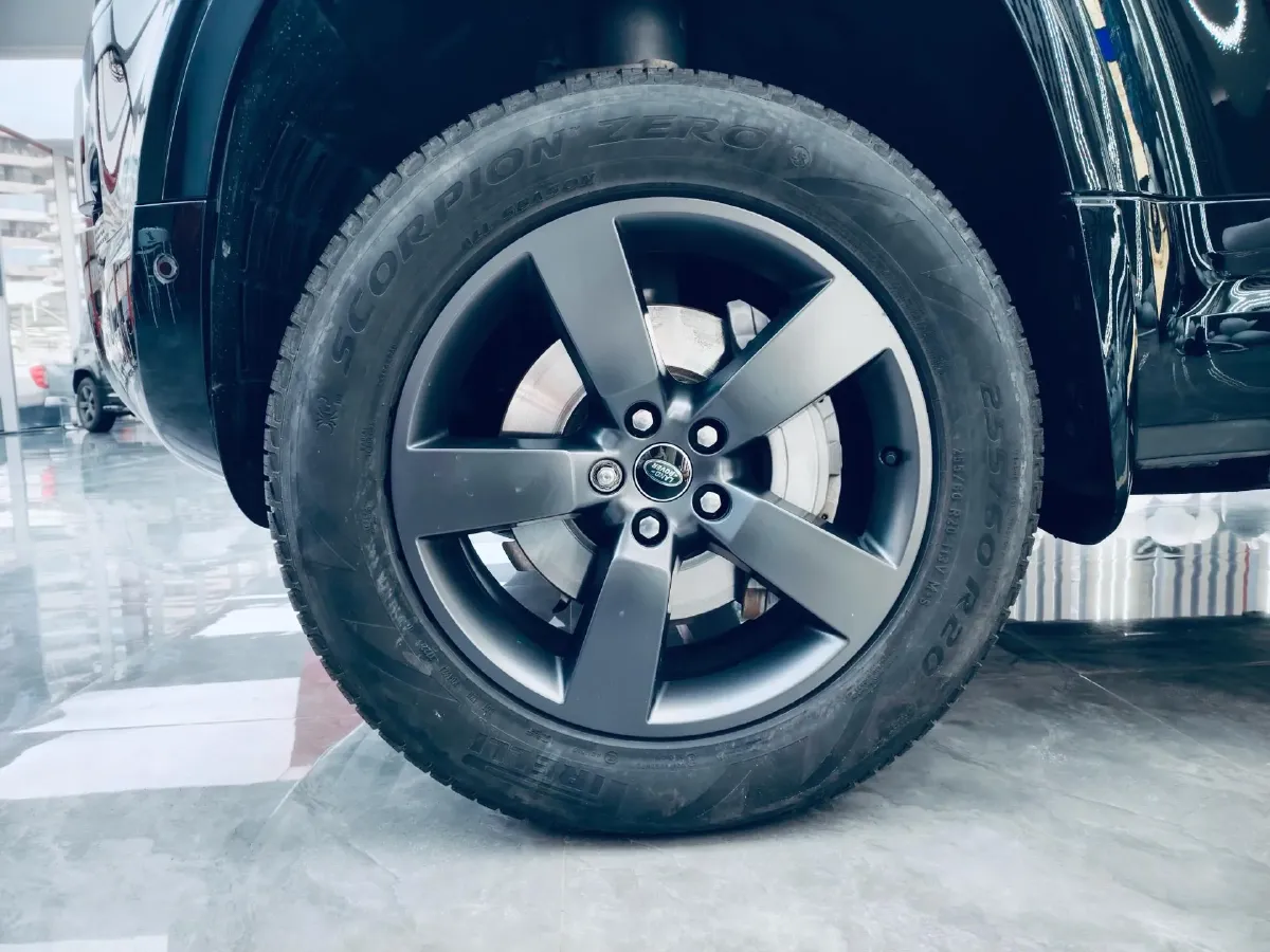 2023 Land Rover Defender 3.0T 400HP L6 8AT,autocango,china used car exporter,china ev exporter,chinese used car exporter,chinese used ev exporter