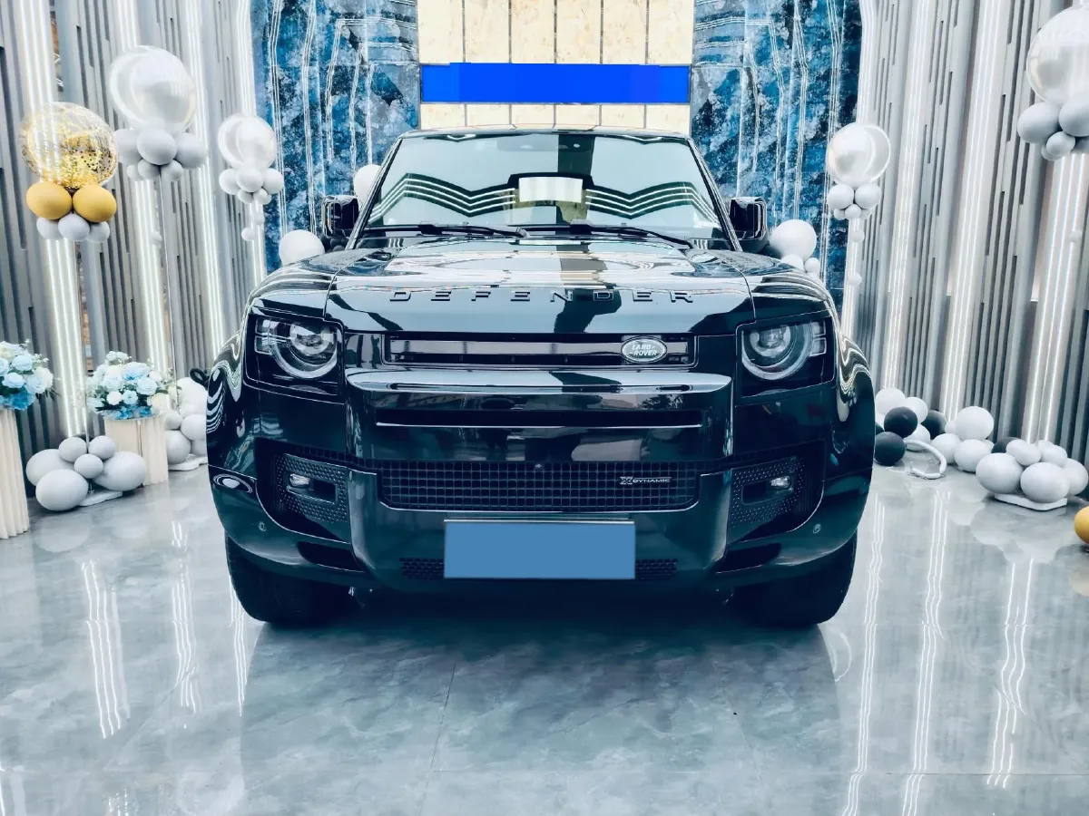 2023 Land Rover Defender 3.0T 400HP L6 8AT,autocango,china used car exporter,china ev exporter,chinese used car exporter,chinese used ev exporter