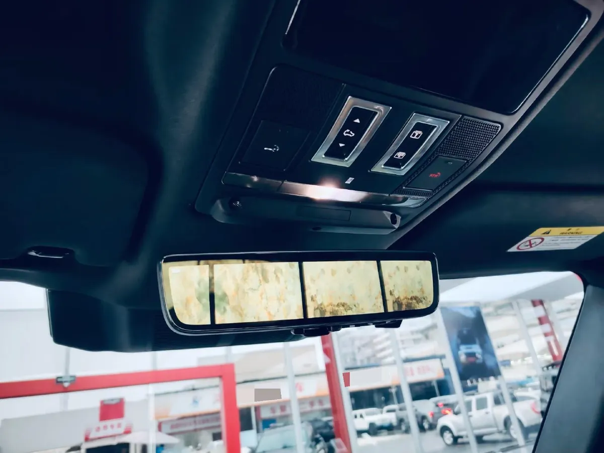 2023 Land Rover Defender 3.0T 400HP L6 8AT,autocango,china used car exporter,china ev exporter,chinese used car exporter,chinese used ev exporter