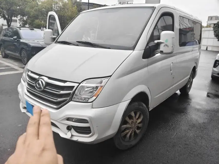 2021 MAXUS XinTu V80 2.0T 139HP L4 6MT