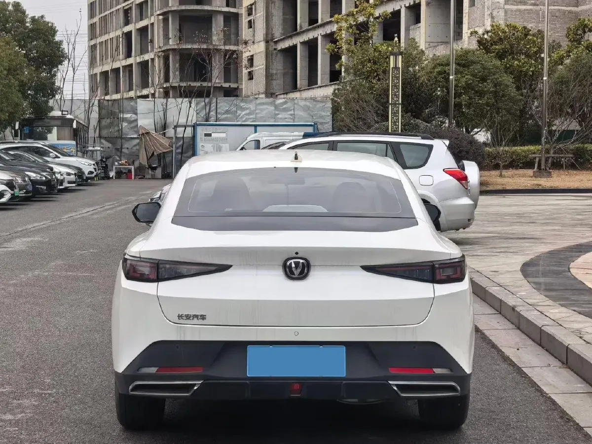 2024 ChangAn UNI-V 1.5T 188HP L4 7DCT,autocango,china used car exporter,china ev exporter,chinese used car exporter,chinese used ev exporter