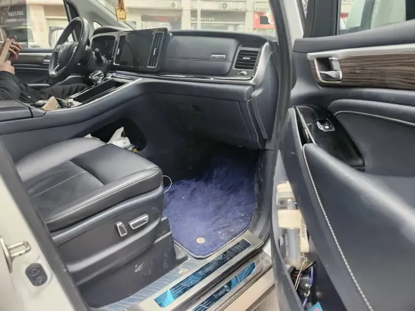 2021 GAC Trumpchi M8 2.0T 252HP L4 8AT,autocango,china used car exporter,china ev exporter,chinese used car exporter,chinese used ev exporter