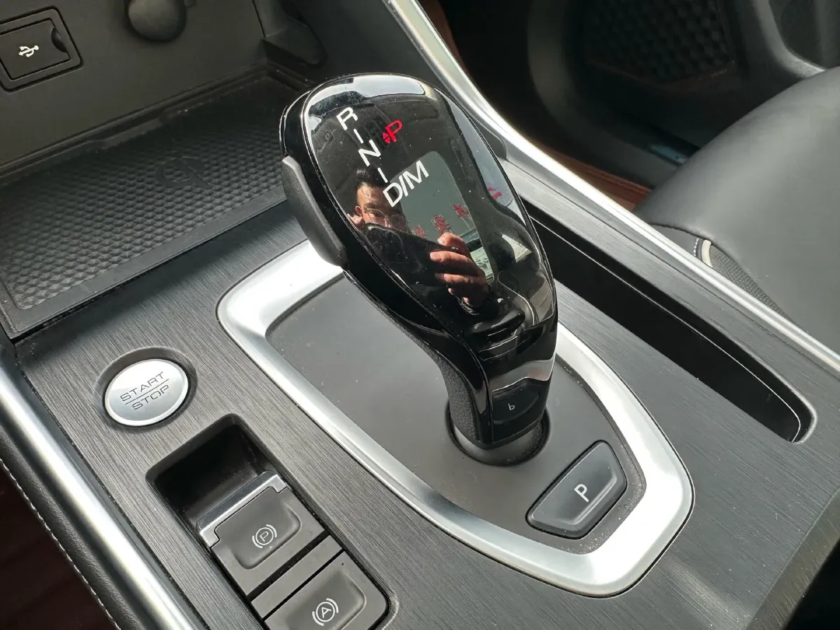 2021 Haval H6 1.5T 169HP L4 7DCT,autocango,china used car exporter,china ev exporter,chinese used car exporter,chinese used ev exporter