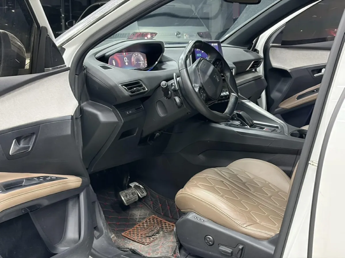 2017 Peugeot 5008 1.8T 204HP L4 6AT,autocango,china used car exporter,china ev exporter,chinese used car exporter,chinese used ev exporter