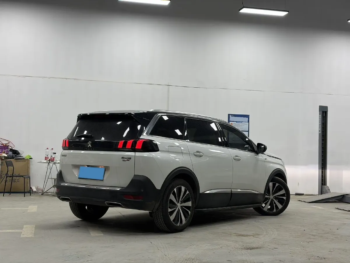 2017 Peugeot 5008 1.8T 204HP L4 6AT,autocango,china used car exporter,china ev exporter,chinese used car exporter,chinese used ev exporter
