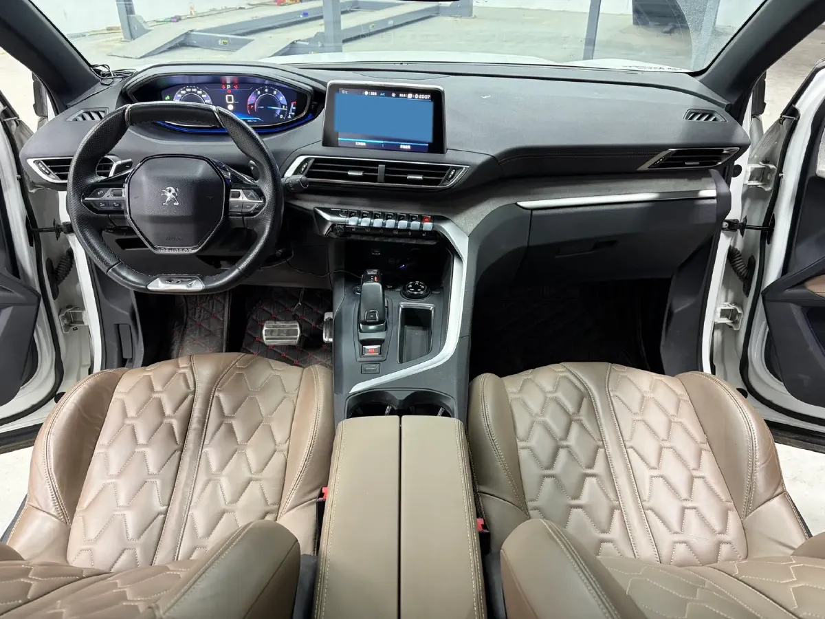 2017 Peugeot 5008 1.8T 204HP L4 6AT,autocango,china used car exporter,china ev exporter,chinese used car exporter,chinese used ev exporter