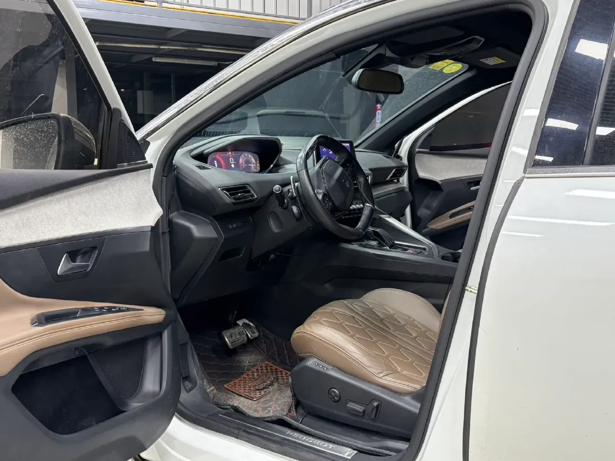 2017 Peugeot 5008 1.8T 204HP L4 6AT,autocango,china used car exporter,china ev exporter,chinese used car exporter,chinese used ev exporter