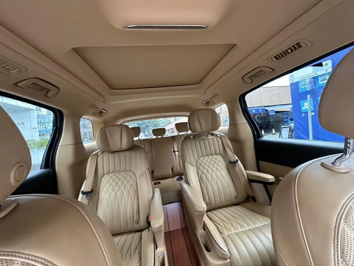 2022 Voyah Dream 1.5T 136HP L4 PHEV 25.57KWH,autocango,china used car exporter,china ev exporter,chinese used car exporter,chinese used ev exporter