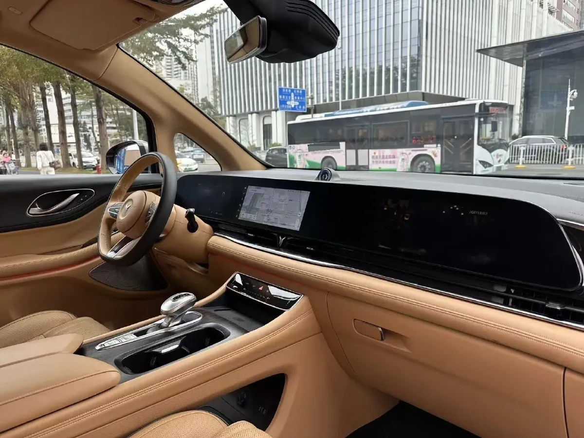 2022 Voyah Dream 1.5T 136HP L4 PHEV 25.57KWH,autocango,china used car exporter,china ev exporter,chinese used car exporter,chinese used ev exporter